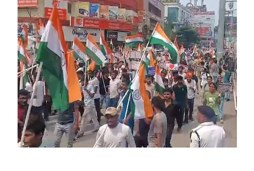पटना : दारोगा भर्ती परीक्षा को लेकर छात्रों का जोरदार प्रदर्शन, पुलिस ने चटकाई लाठियां 
